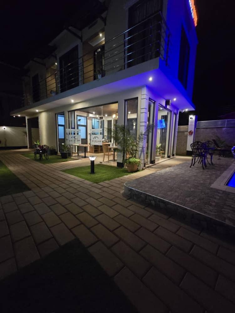 Primeland Hotel Моши Экстерьер фото